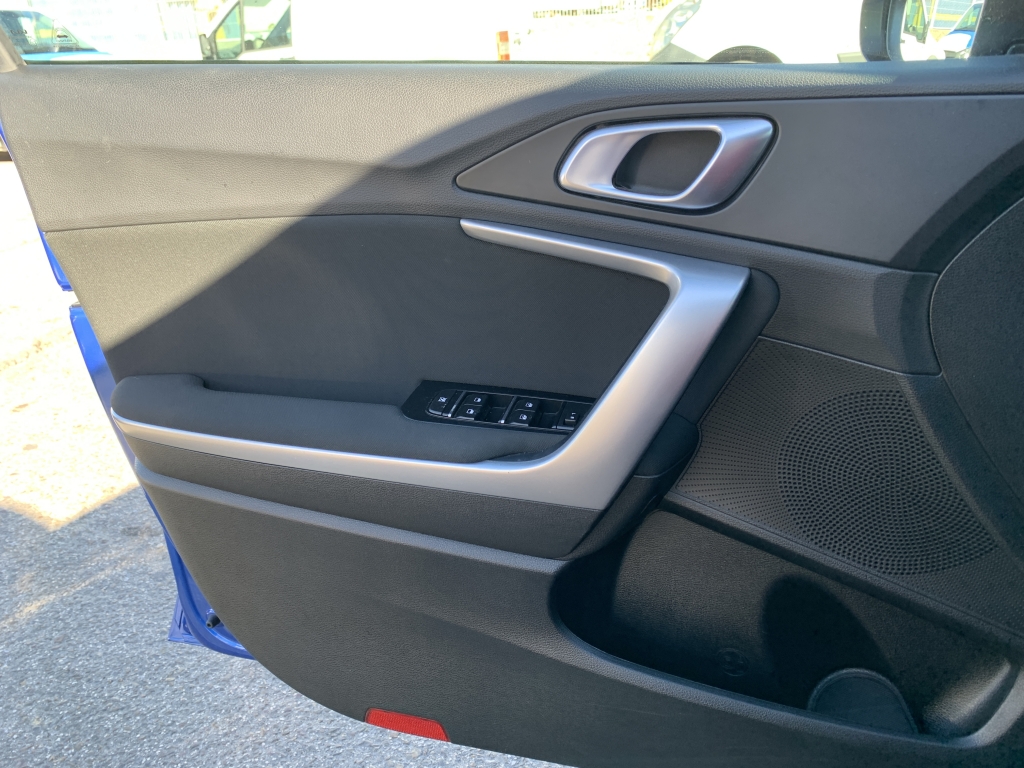 KIA XCEED 1.0 INY 120CV KIA XCEED 1.0 INY 120CV