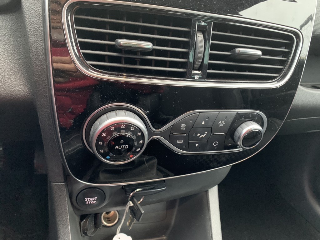 RENAULT CLIO 900CC INY 90CV