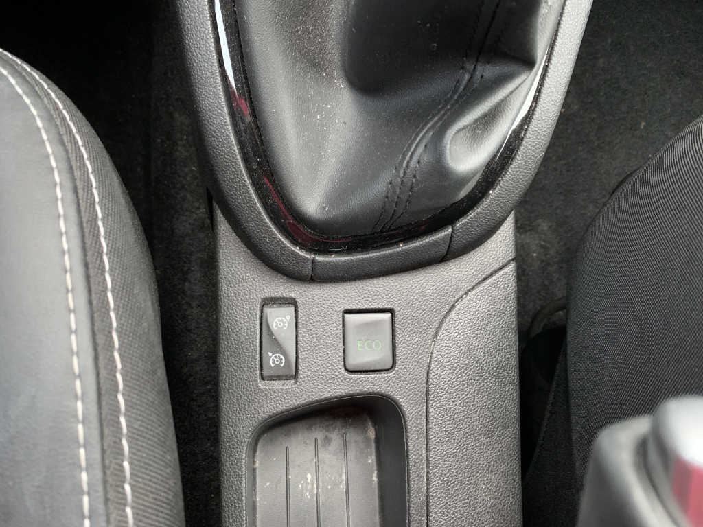 RENAULT CLIO 900CC INY 90CV