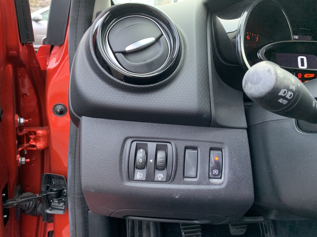 RENAULT CLIO 900CC INY 90CV