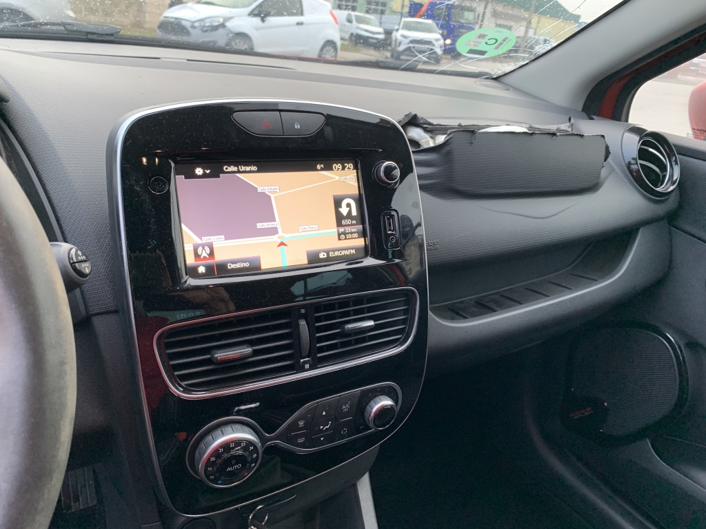 RENAULT CLIO 900CC INY 90CV