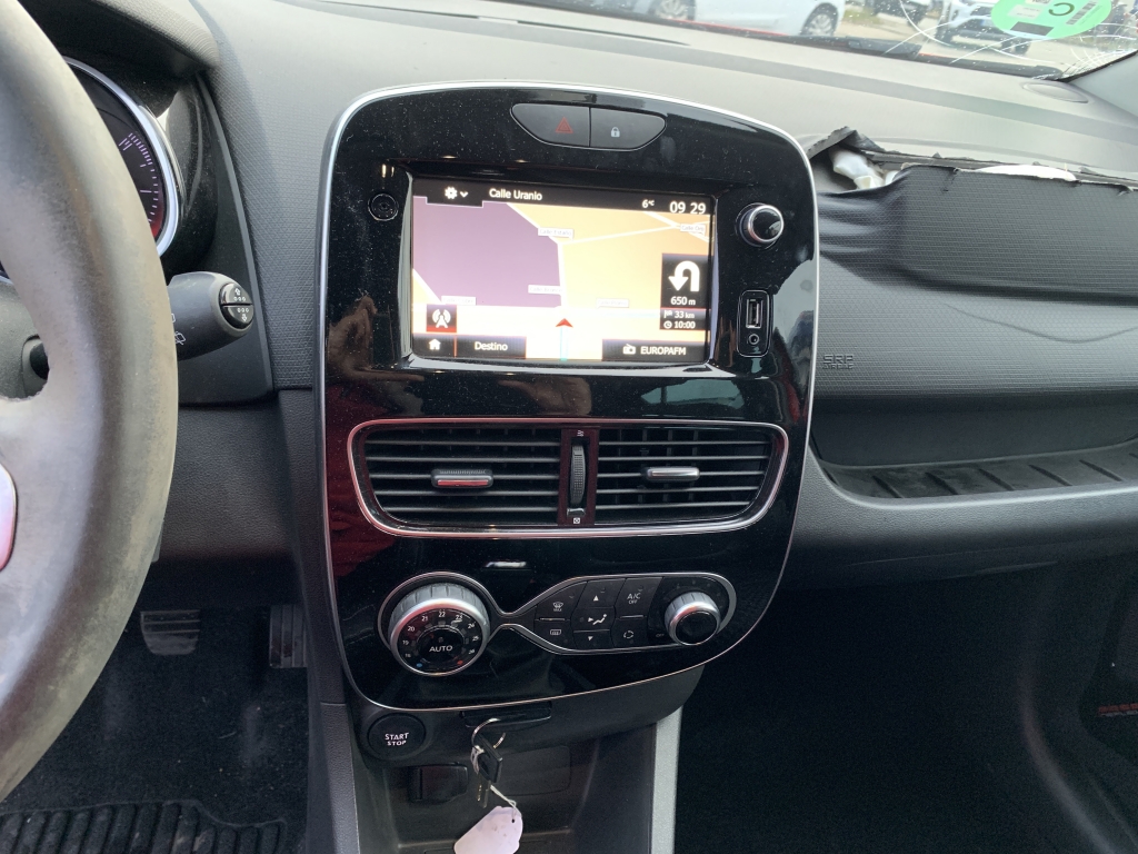 RENAULT CLIO 900CC INY 90CV