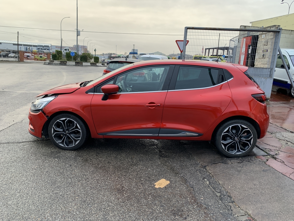 RENAULT CLIO 900CC INY 90CV