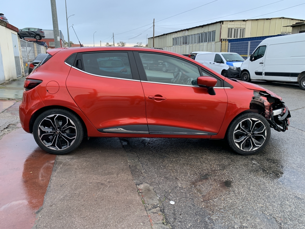 RENAULT CLIO 900CC INY 90CV