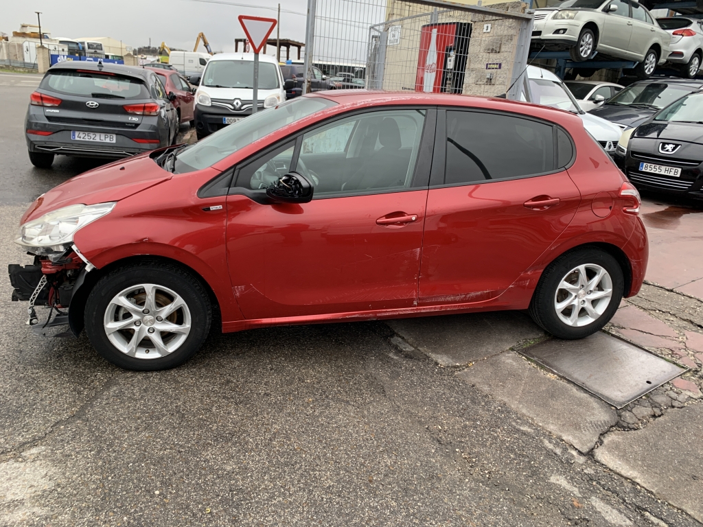 PEUGEOT 208 1.6 HDI 92CV PEUGEOT 208 1.6 HDI 92CV