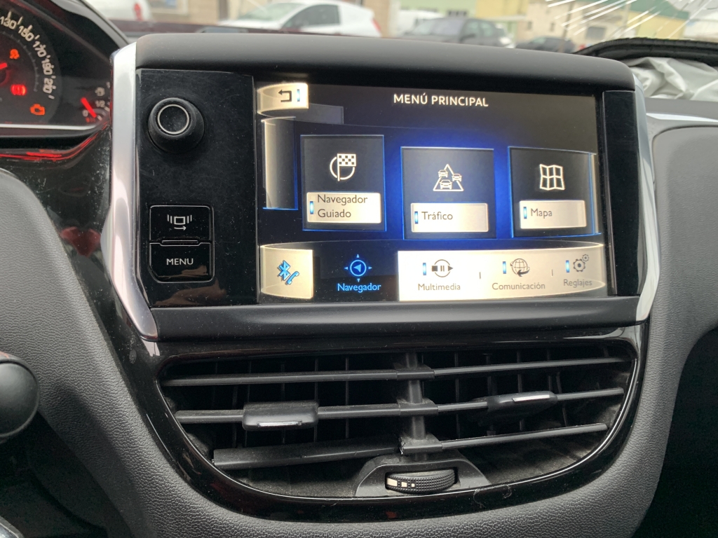 PEUGEOT 208 1.6 HDI 92CV PEUGEOT 208 1.6 HDI 92CV