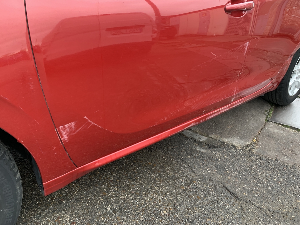 PEUGEOT 208 1.6 HDI 92CV PEUGEOT 208 1.6 HDI 92CV