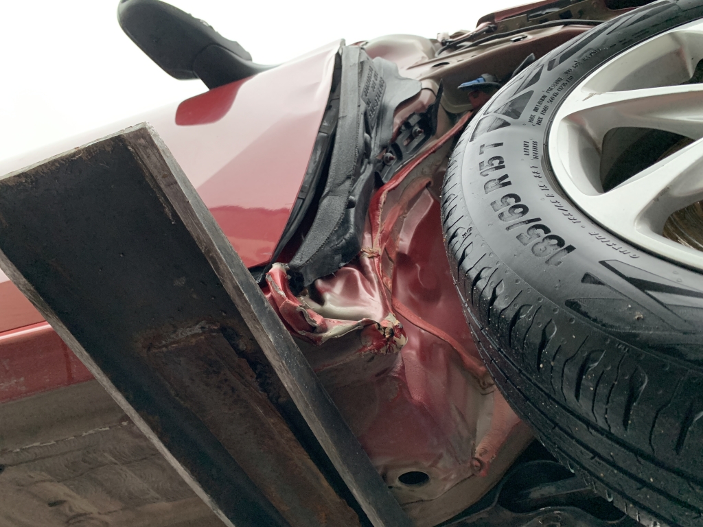 PEUGEOT 208 1.6 HDI 92CV PEUGEOT 208 1.6 HDI 92CV