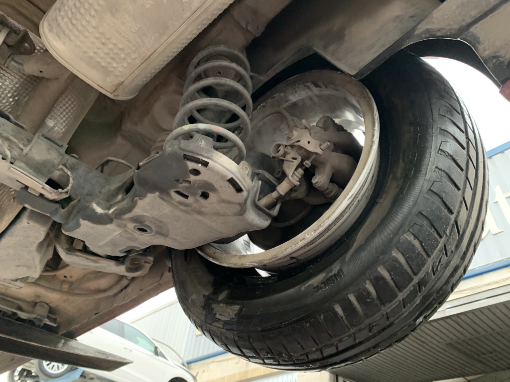 PEUGEOT 208 1.6 HDI 92CV PEUGEOT 208 1.6 HDI 92CV