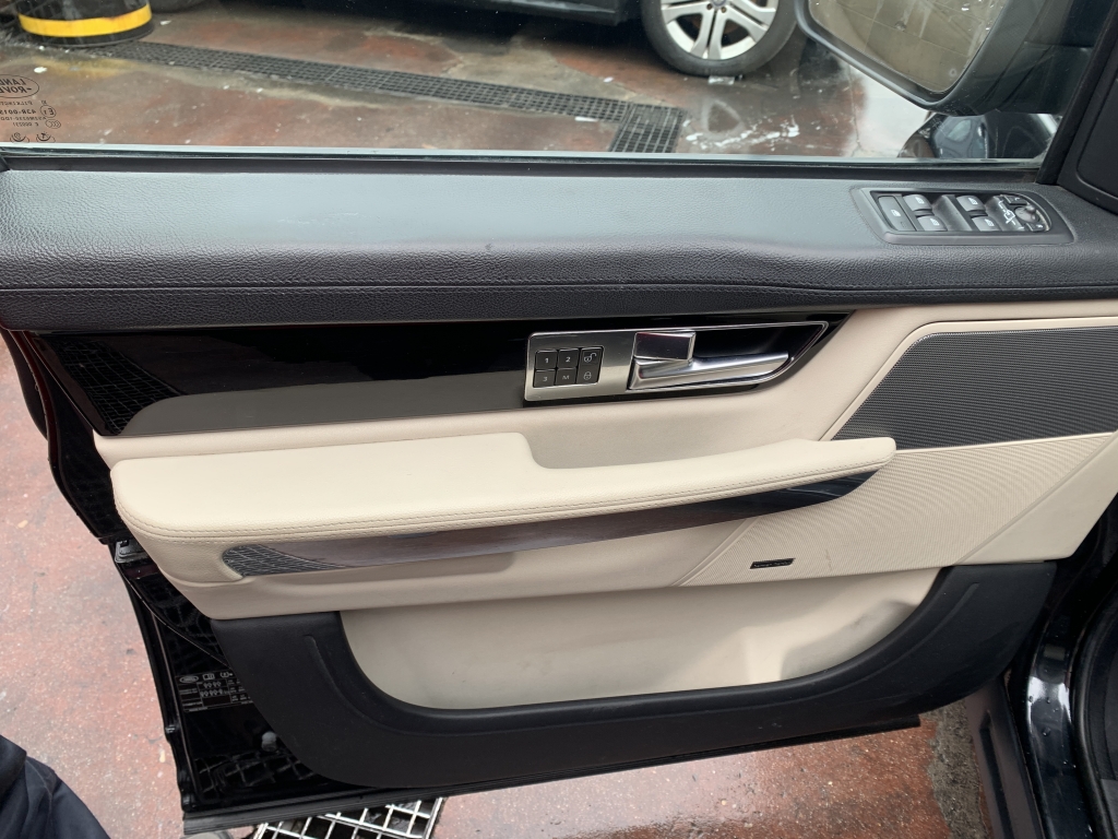 LAND ROVER RANGE ROVER SPORT 3.0 D 256CV AUT LAND ROVER RANGE ROVER SPORT 3.0 D 256CV AUT