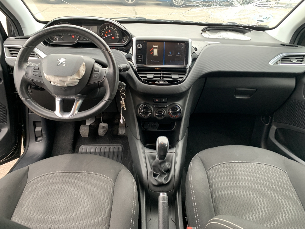 PEUGEOT 208 1.2 INY 82CV PEUGEOT 208 1.2 INY 82CV