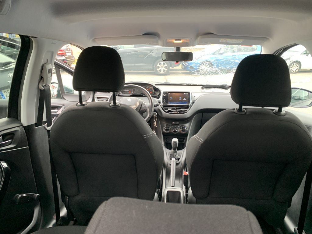 PEUGEOT 208 1.2 INY 82CV PEUGEOT 208 1.2 INY 82CV