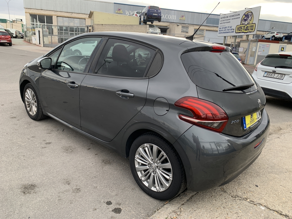 PEUGEOT 208 1.2 INY 82CV PEUGEOT 208 1.2 INY 82CV