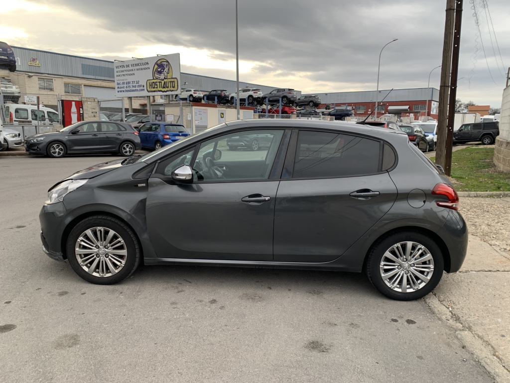 PEUGEOT 208 1.2 INY 82CV PEUGEOT 208 1.2 INY 82CV