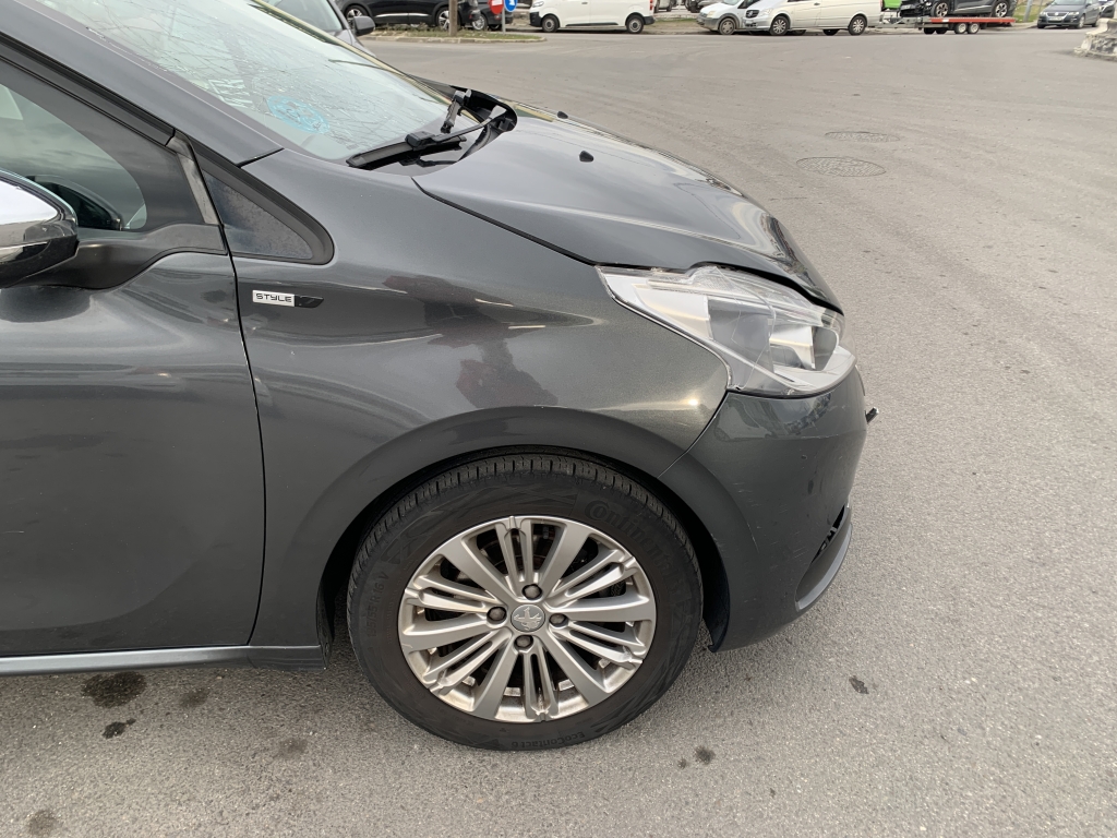 PEUGEOT 208 1.2 INY 82CV PEUGEOT 208 1.2 INY 82CV