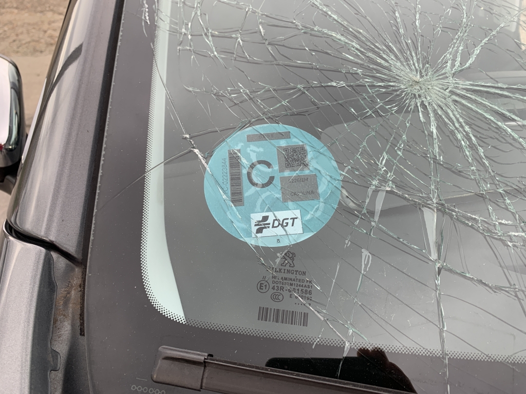 PEUGEOT 208 1.2 INY 82CV PEUGEOT 208 1.2 INY 82CV