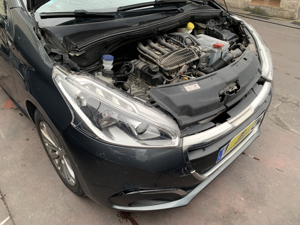 PEUGEOT 208 1.2 INY 82CV PEUGEOT 208 1.2 INY 82CV