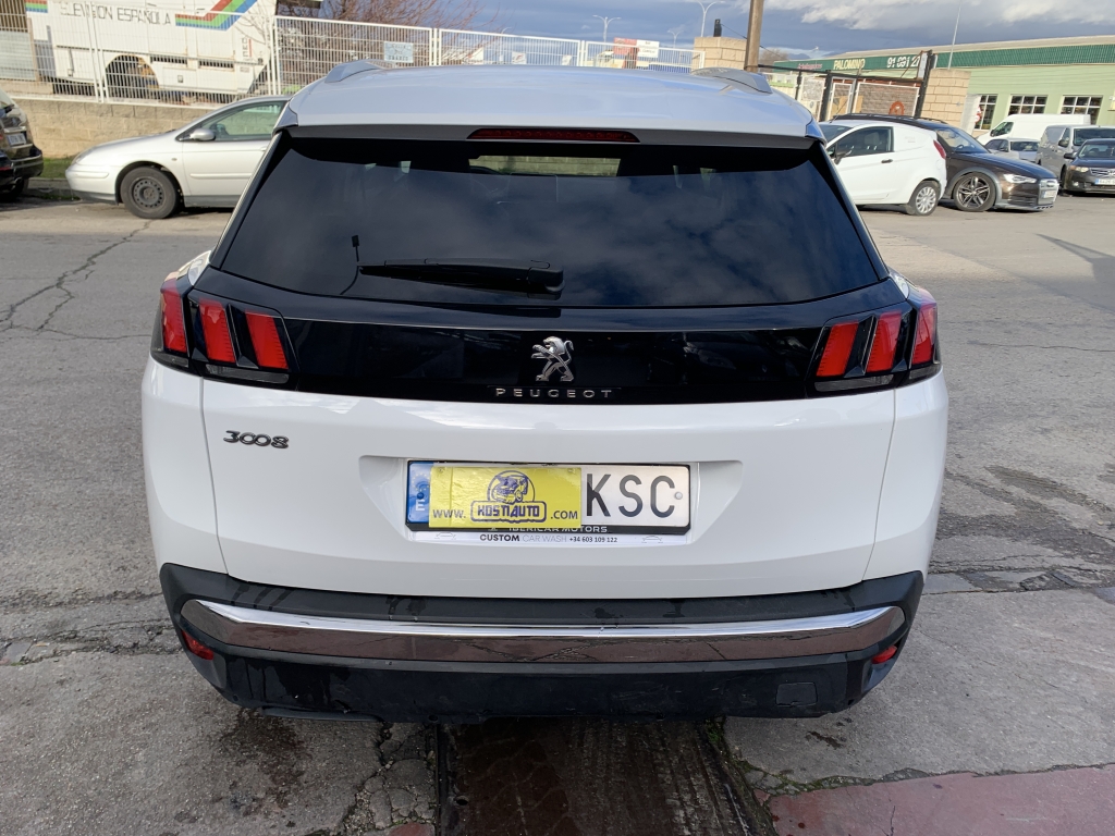 PEUGEOT 3008 1.2 INY 130CV