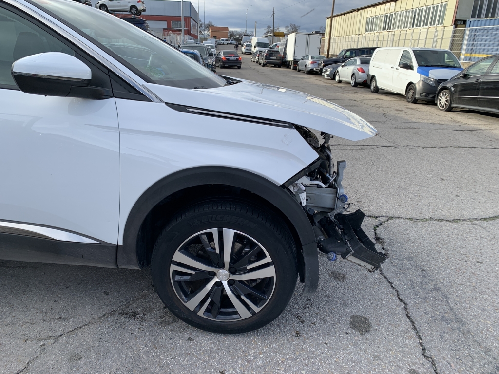 PEUGEOT 3008 1.2 INY 130CV