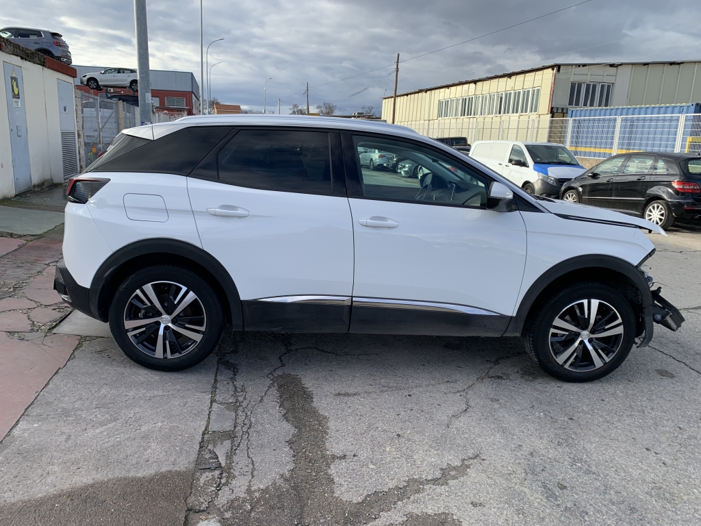 PEUGEOT 3008 1.2 INY 130CV