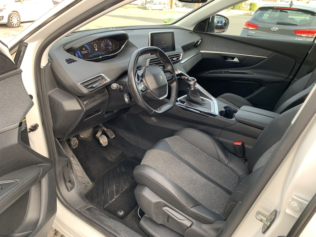 PEUGEOT 3008 1.2 INY 130CV