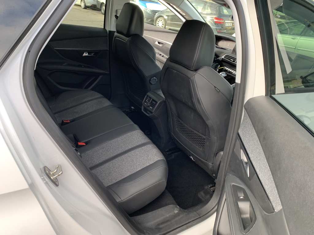 PEUGEOT 3008 1.2 INY 130CV