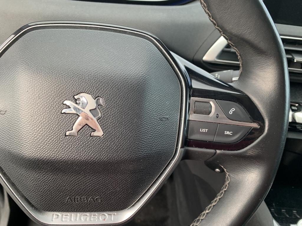 PEUGEOT 3008 1.2 INY 130CV