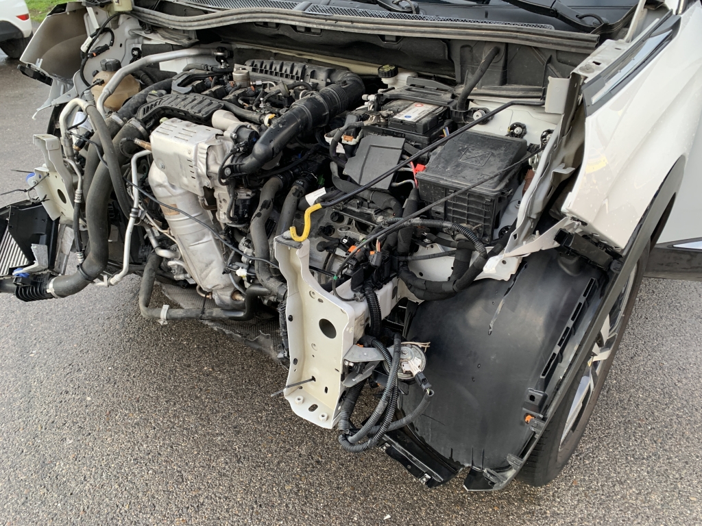 PEUGEOT 3008 1.2 INY 130CV