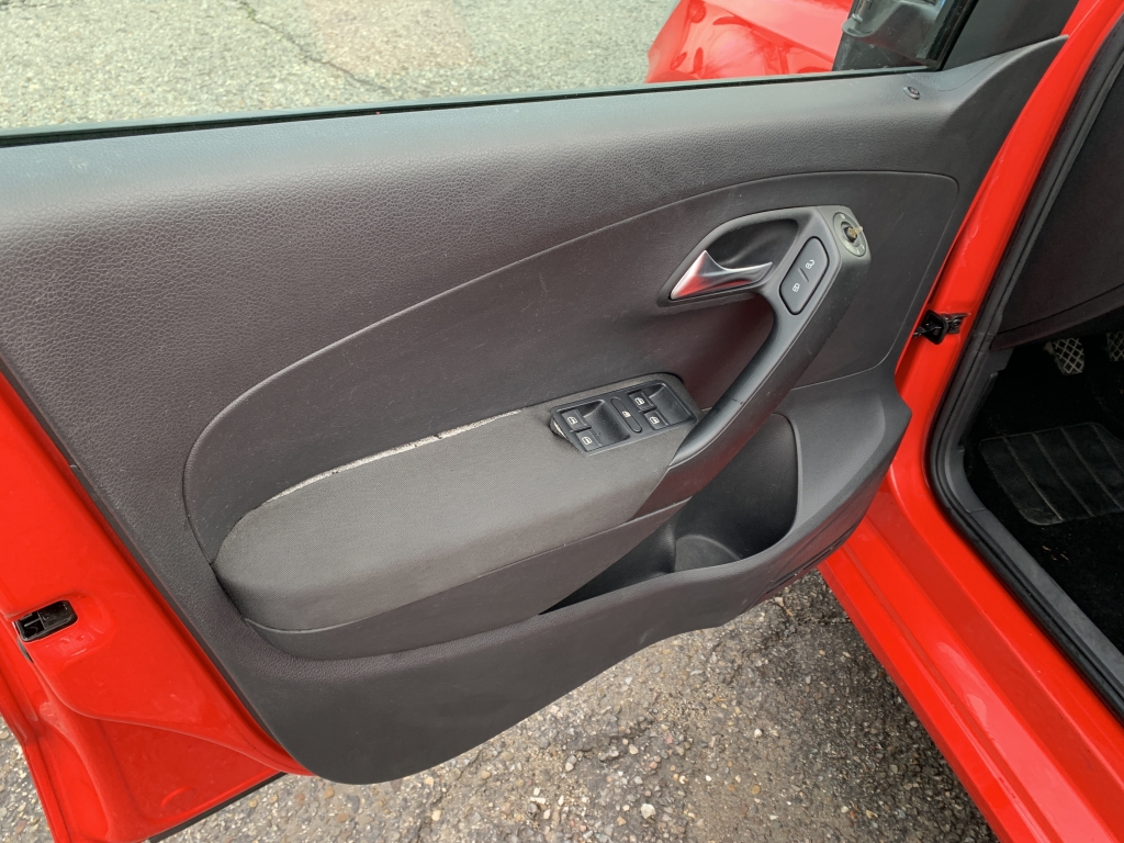 VOLKSWAGEN POLO 1.6 TDI 90CV VOLKSWAGEN POLO 1.6 TDI 90CV