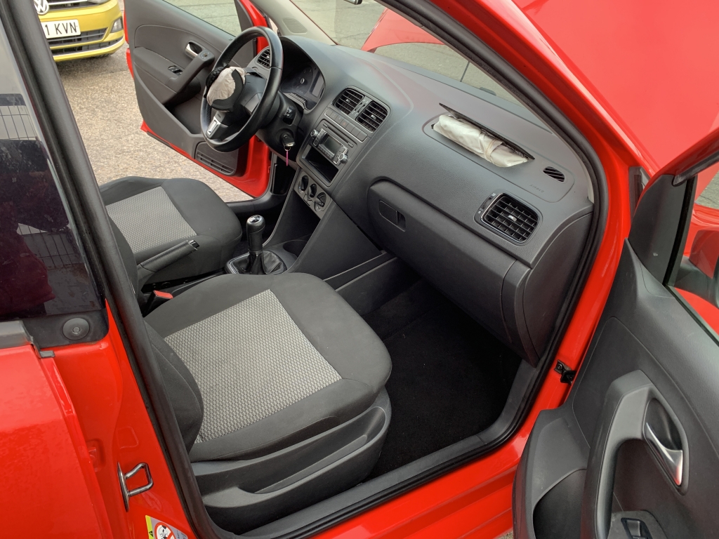 VOLKSWAGEN POLO 1.6 TDI 90CV VOLKSWAGEN POLO 1.6 TDI 90CV