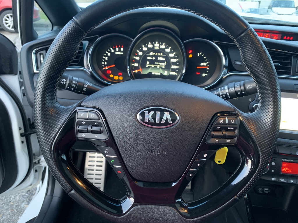 KIA CEED GT LINE 1.6 CRDI 136CV KIA CEED GT LINE 1.6 CRDI 136CV