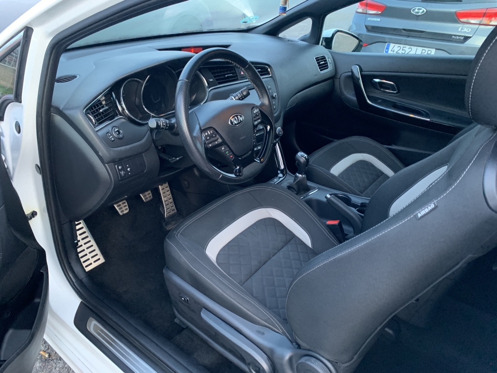 KIA CEED GT LINE 1.6 CRDI 136CV KIA CEED GT LINE 1.6 CRDI 136CV