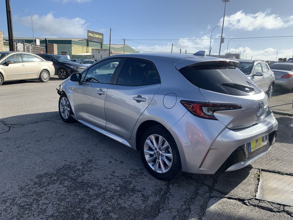 TOYOTA COROLLA 1.8 HIBRIDO 140CV AUT