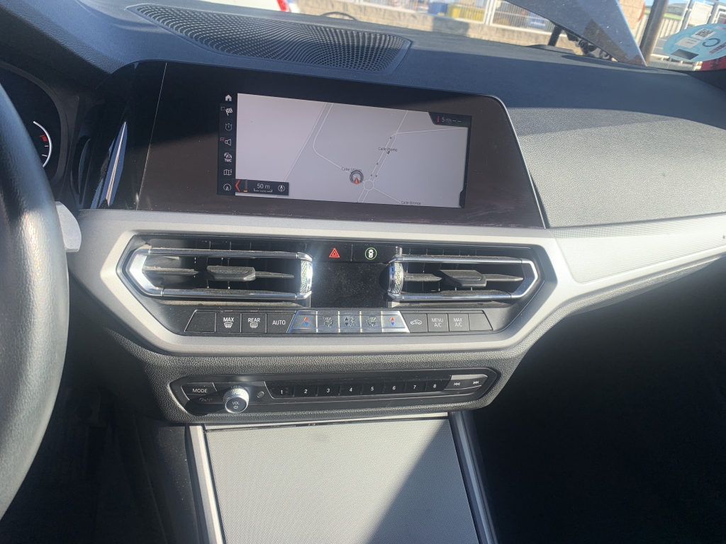 BMW 318 2.0 D 150CV AUT BMW 318 2.0 D 150CV AUT