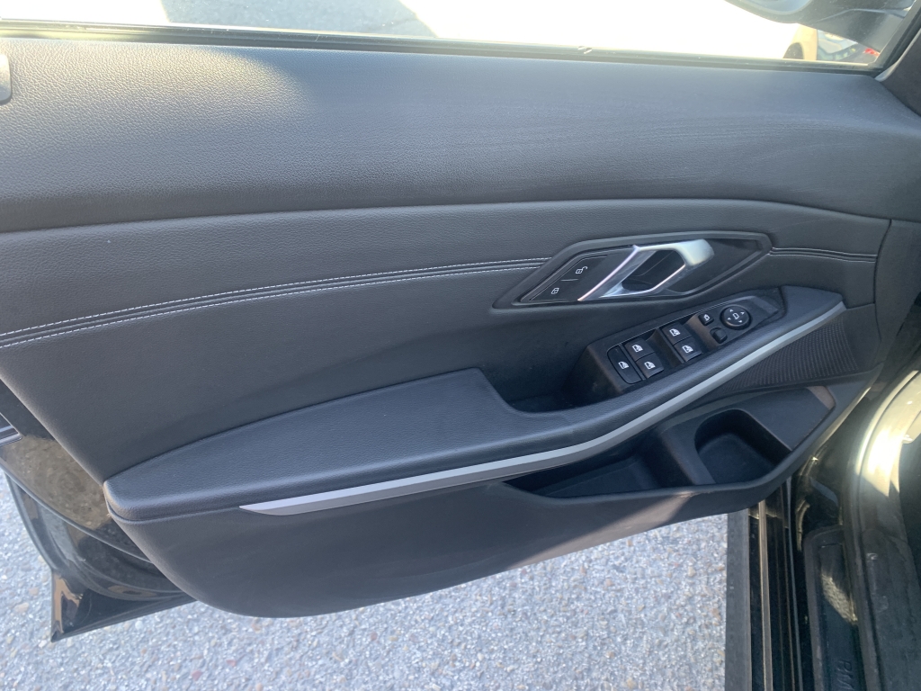 BMW 318 2.0 D 150CV AUT BMW 318 2.0 D 150CV AUT