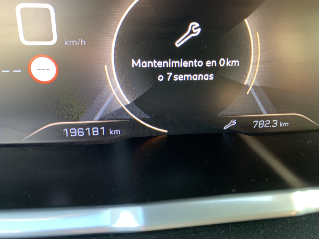 PEUGEOT 5008 GT LINE 1.2 INY 130CV 7 PLAZAS PEUGEOT 5008 GT LINE 1.2 INY 130CV 7 PLAZAS