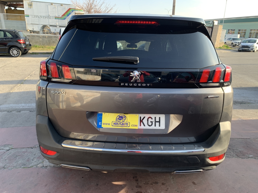 PEUGEOT 5008 GT LINE 1.2 INY 130CV 7 PLAZAS PEUGEOT 5008 GT LINE 1.2 INY 130CV 7 PLAZAS