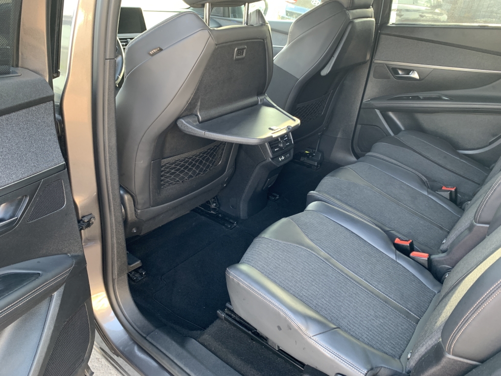 PEUGEOT 5008 GT LINE 1.2 INY 130CV 7 PLAZAS PEUGEOT 5008 GT LINE 1.2 INY 130CV 7 PLAZAS