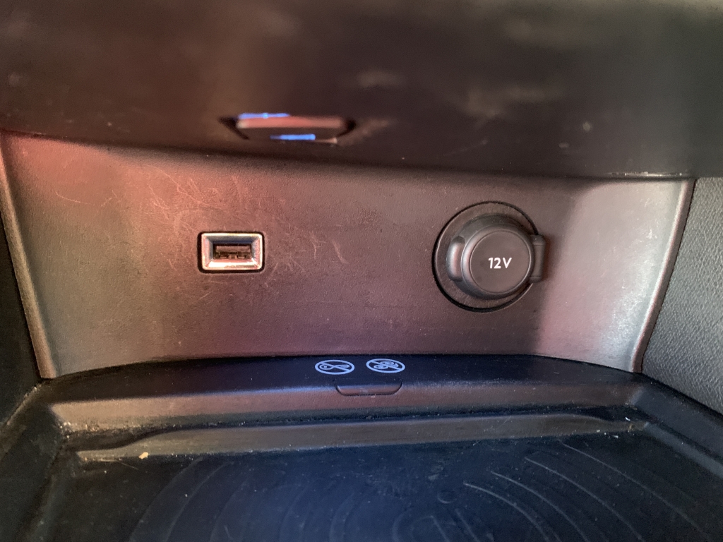 PEUGEOT 5008 GT LINE 1.2 INY 130CV 7 PLAZAS PEUGEOT 5008 GT LINE 1.2 INY 130CV 7 PLAZAS