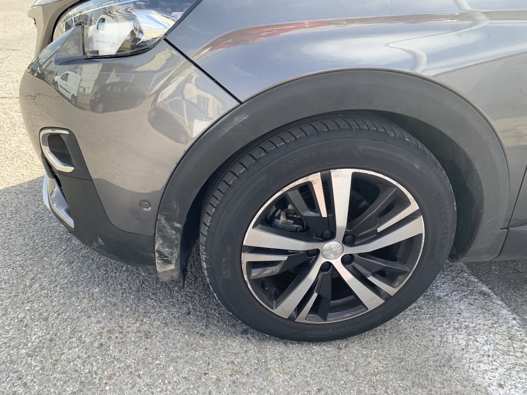 PEUGEOT 5008 GT LINE 1.2 INY 130CV 7 PLAZAS PEUGEOT 5008 GT LINE 1.2 INY 130CV 7 PLAZAS