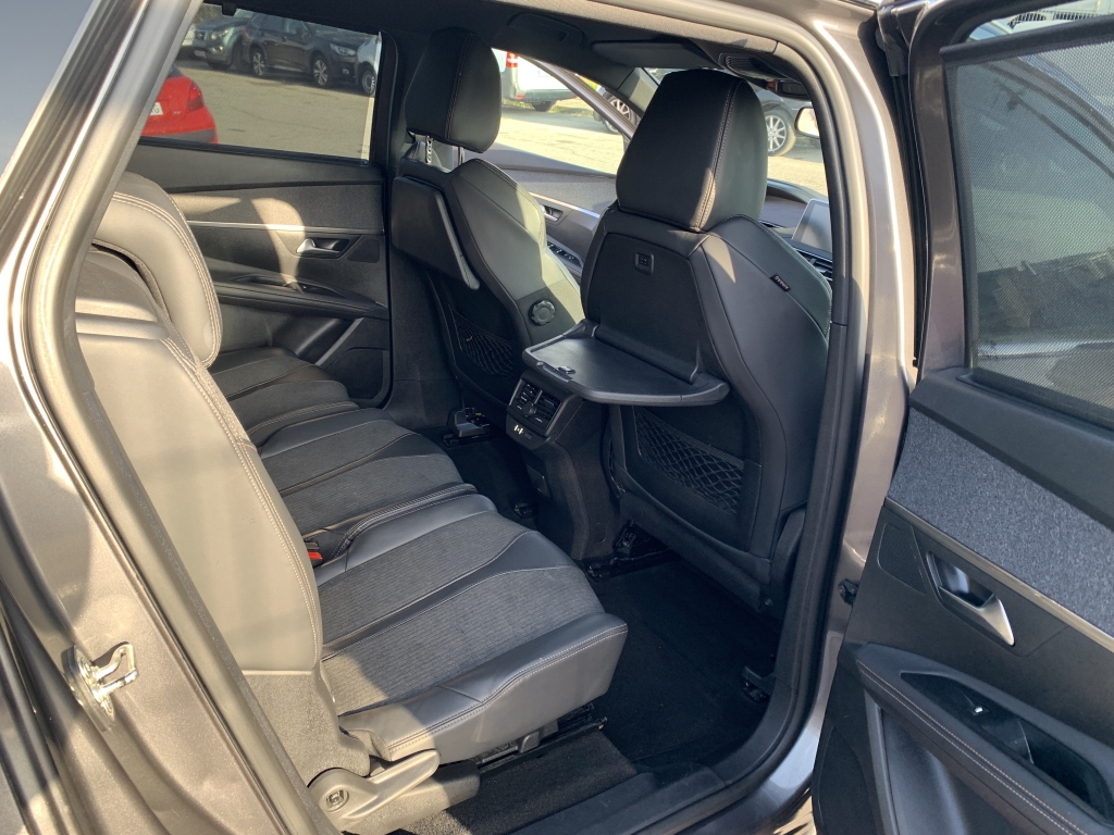 PEUGEOT 5008 GT LINE 1.2 INY 130CV 7 PLAZAS PEUGEOT 5008 GT LINE 1.2 INY 130CV 7 PLAZAS