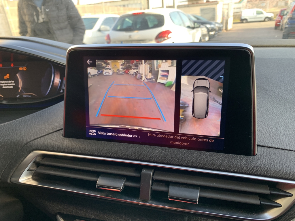 PEUGEOT 5008 GT LINE 1.2 INY 130CV 7 PLAZAS PEUGEOT 5008 GT LINE 1.2 INY 130CV 7 PLAZAS