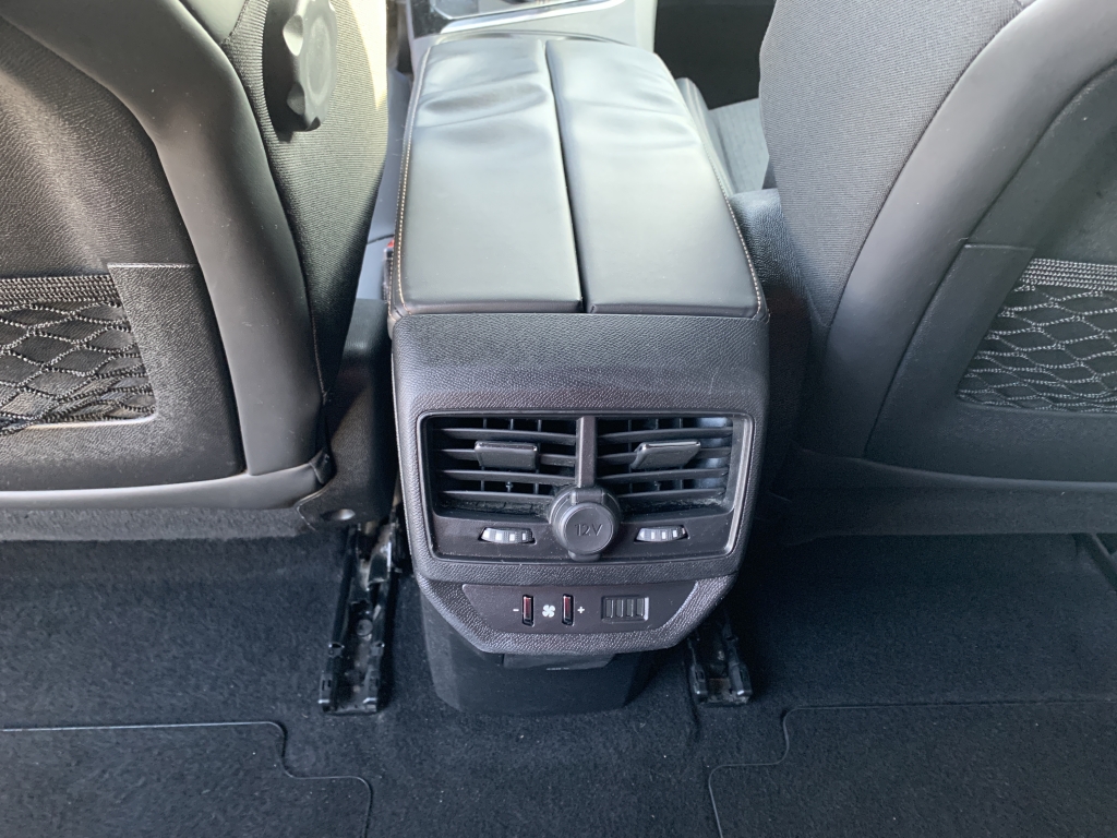 PEUGEOT 5008 GT LINE 1.2 INY 130CV 7 PLAZAS PEUGEOT 5008 GT LINE 1.2 INY 130CV 7 PLAZAS