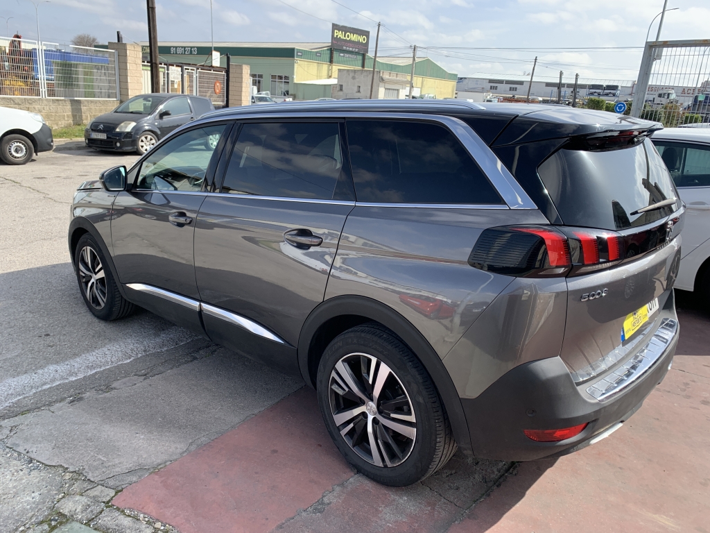 PEUGEOT 5008 GT LINE 1.2 INY 130CV 7 PLAZAS PEUGEOT 5008 GT LINE 1.2 INY 130CV 7 PLAZAS