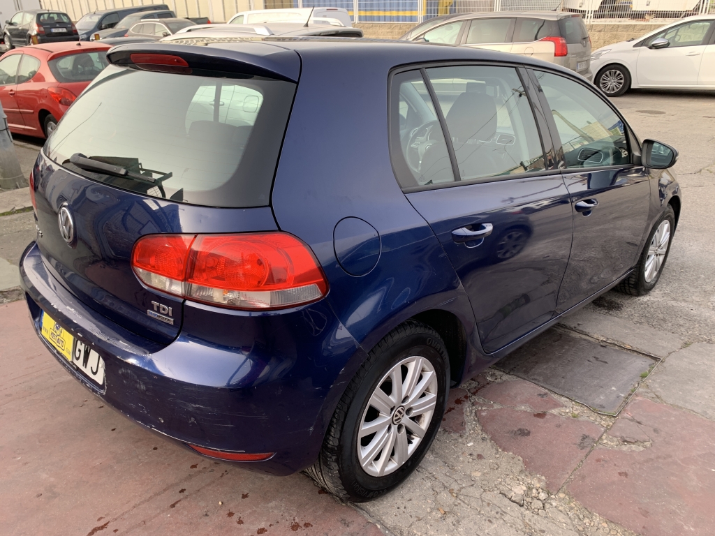VOLKSWAGEN GOLF 1.6 TDI 105CV VOLKSWAGEN GOLF 1.6 TDI 105CV