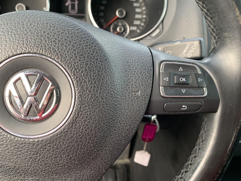 VOLKSWAGEN GOLF 1.6 TDI 105CV VOLKSWAGEN GOLF 1.6 TDI 105CV