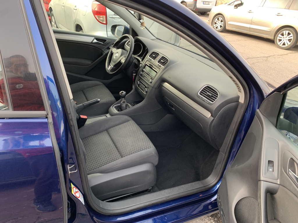 VOLKSWAGEN GOLF 1.6 TDI 105CV VOLKSWAGEN GOLF 1.6 TDI 105CV