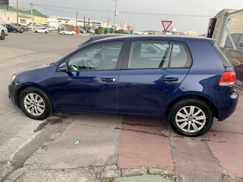 VOLKSWAGEN GOLF 1.6 TDI 105CV