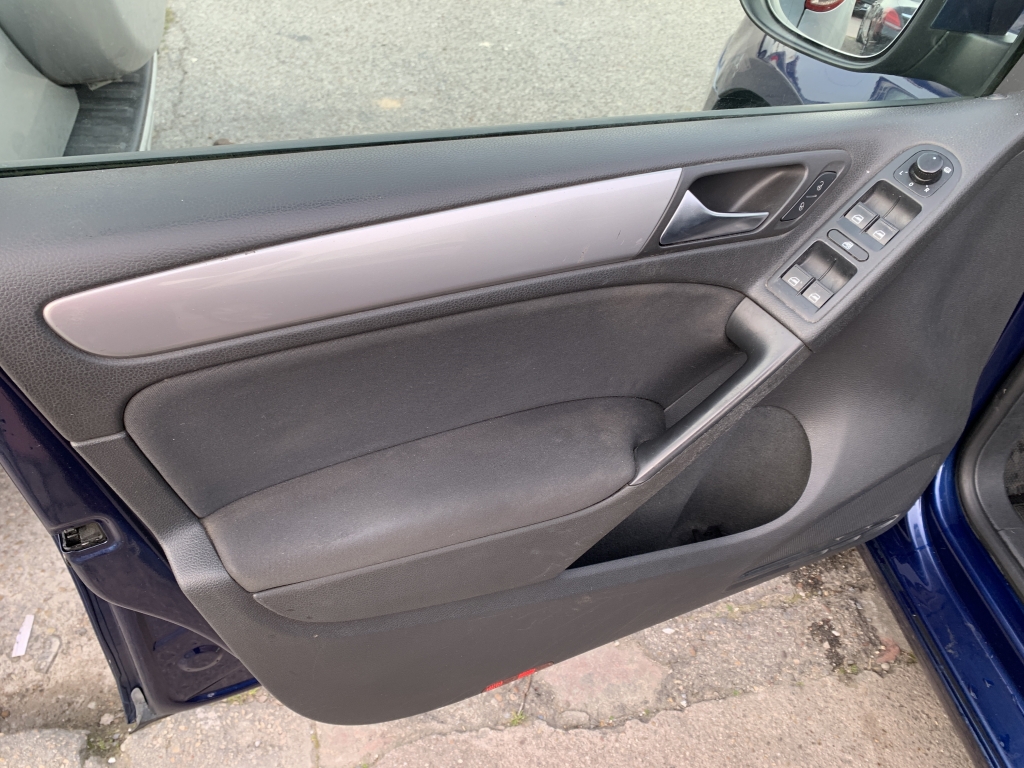 VOLKSWAGEN GOLF 1.6 TDI 105CV