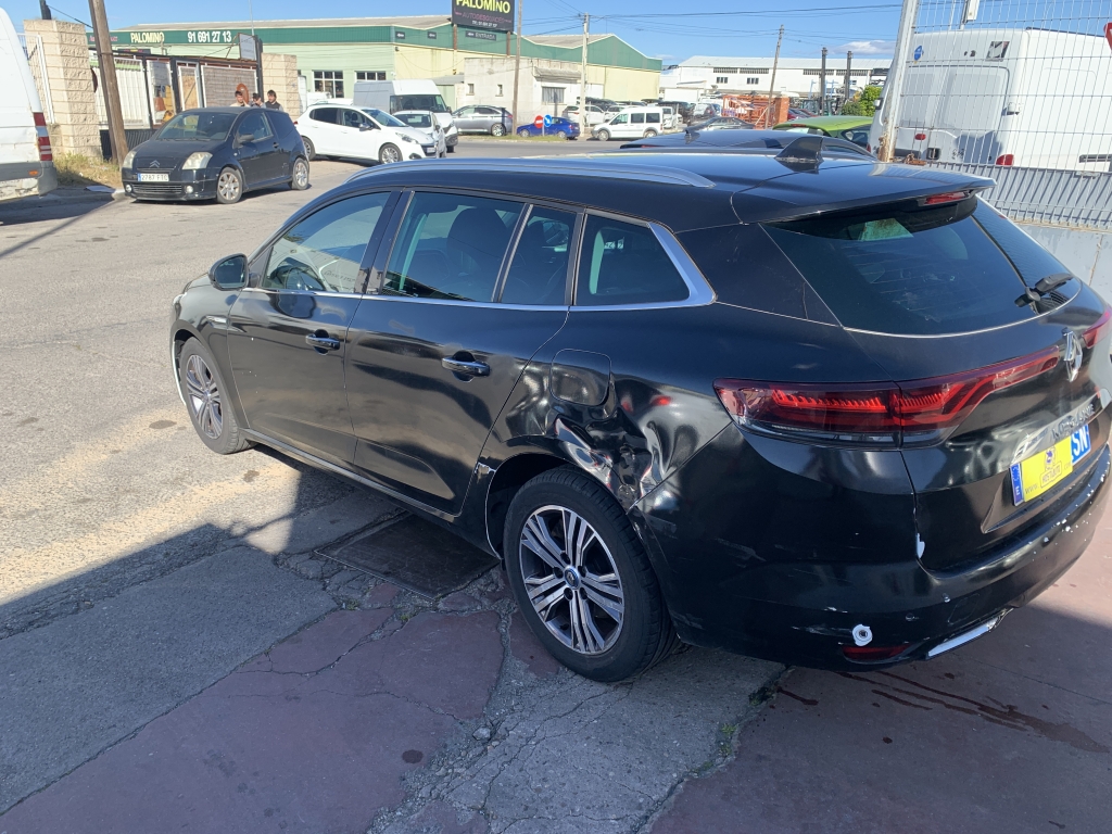 RENAULT MEGANE SPORT TOURER 1.6 HIBRIDO ENCHUFABLE 160CV AUT 